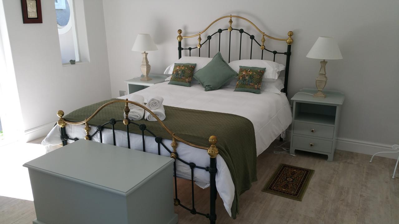 Bergview Guesthouse Свелендам Екстер'єр фото